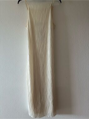 Shein maxi dress, cream, small, sleeveless, Wave-Texture. New with tags.